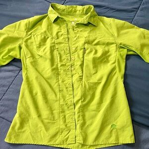 green Mountain Hardwear women's short-sleeve button-down shirt